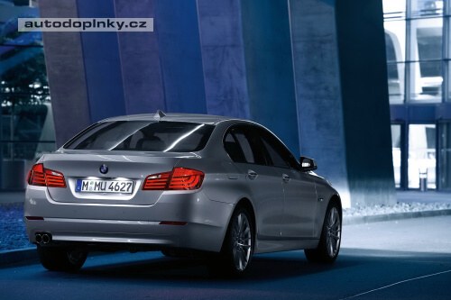 Nov� BMW 5 jde do boje
