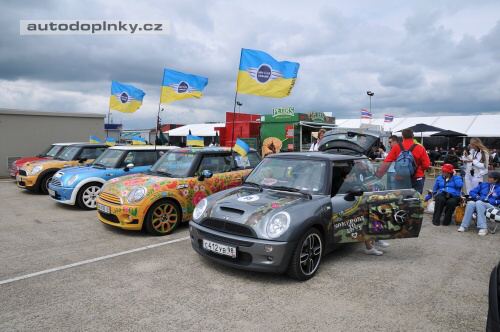 Mini slav� pades�tiny
