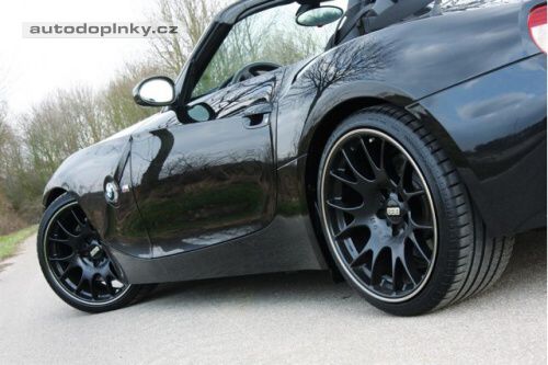 Manhart odhalil Z4 s 550 ko�mi