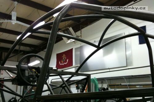 Rally Fighter: ujet� projekt