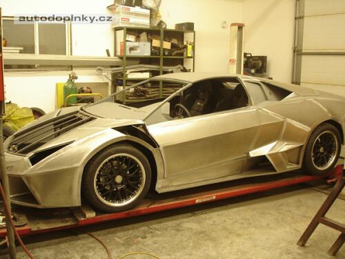 Reventon na b�zi Fiera
