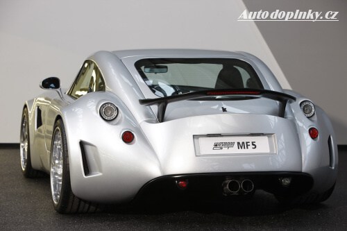 Wiesmann s desetiv�lcem M5