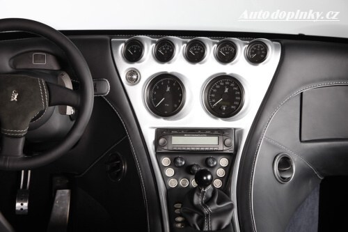 Wiesmann s desetiv�lcem M5