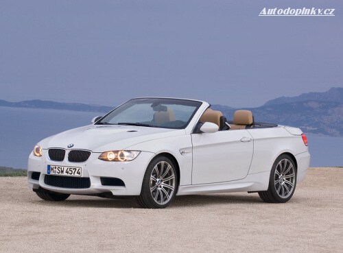 BMW M3 shodilo st�echu