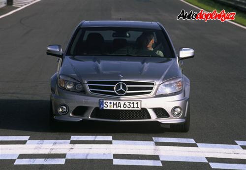 AMG C63 p�ipraveno na souboj