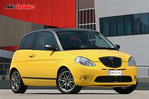 Lancia Ypsilon od Moma