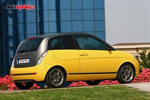 Lancia Ypsilon od Moma