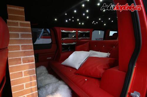 Santa osedlal Hummer H2