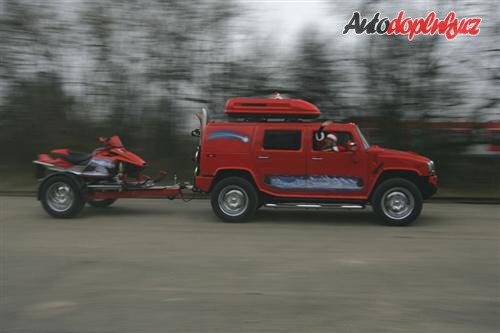Santa osedlal Hummer H2