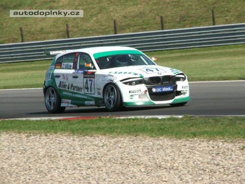 Vojt�ch�v memori�l ned�le