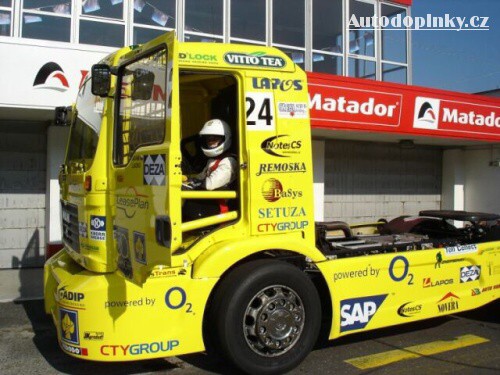 Michal Dol�k s truckem MAN TGA 410 A