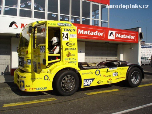 Michal Dol�k s truckem MAN TGA 410 A
