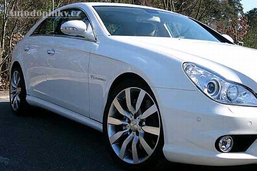 tuning-aktuality/00_rok_2005/13_04_2005_mercedes_cls/2