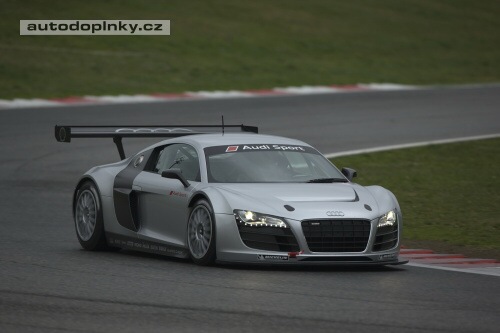 Audi R8 LMS hotovo