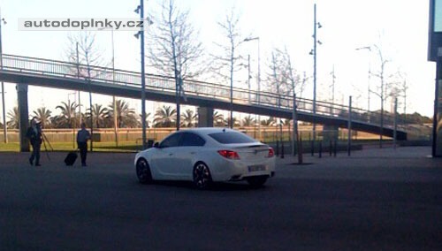 Insignia OPC - prvn� foto