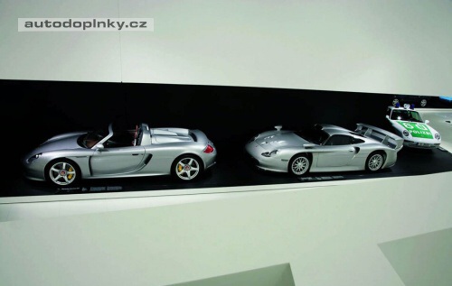 Porsche muzeum t�m�� hotov�