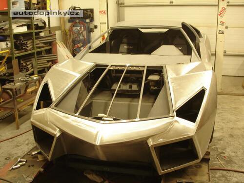 Reventon na b�zi Fiera