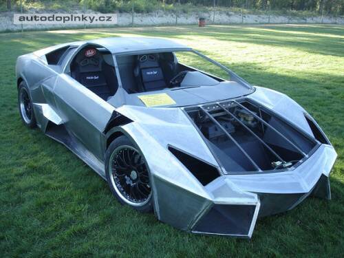 Reventon na b�zi Fiera