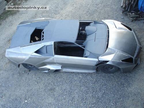 Reventon na b�zi Fiera