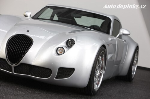 Wiesmann s desetiv�lcem M5
