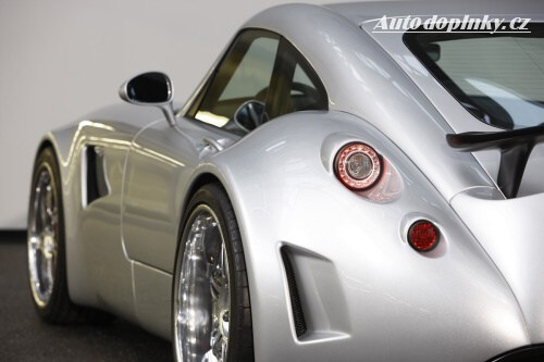 Wiesmann s desetiv�lcem M5