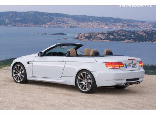 BMW M3 shodilo st�echu