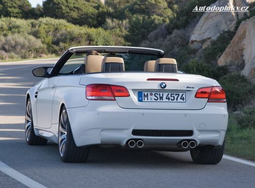 BMW M3 shodilo st�echu