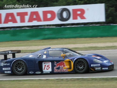 FIA GT zahajuje na Silverstone v Anglii